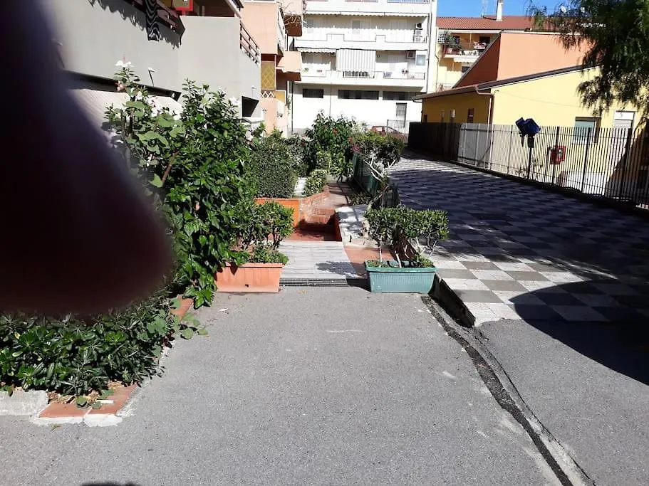 Furci Verde Appartamento Con Balcone-Terrazzo Furci Siculo